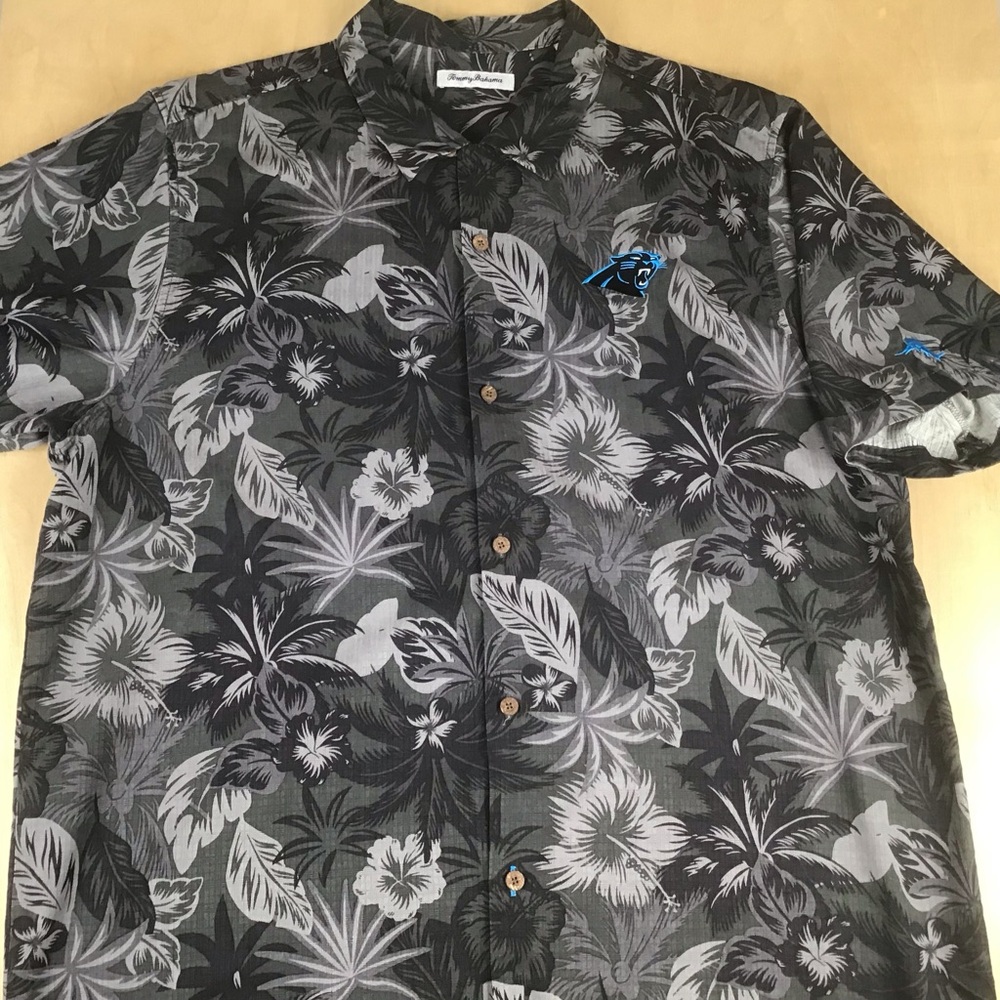 Carolina Panthers Tommy Bahama Mens XL Short Sleeve Button Up Hawaiian Shirt